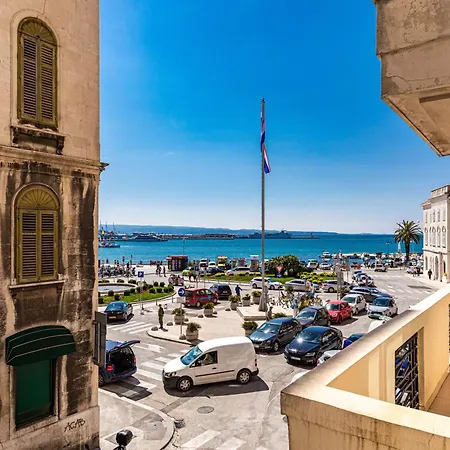 Riva 4*