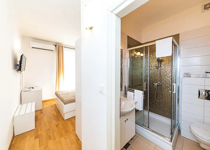 Riva ゲストハウス 4*